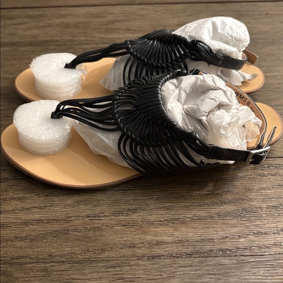 NIB [Report Signature] Ariell Woven Strappy Thong Flat Sandals Black Women’s 6 - Picture 5 of 9